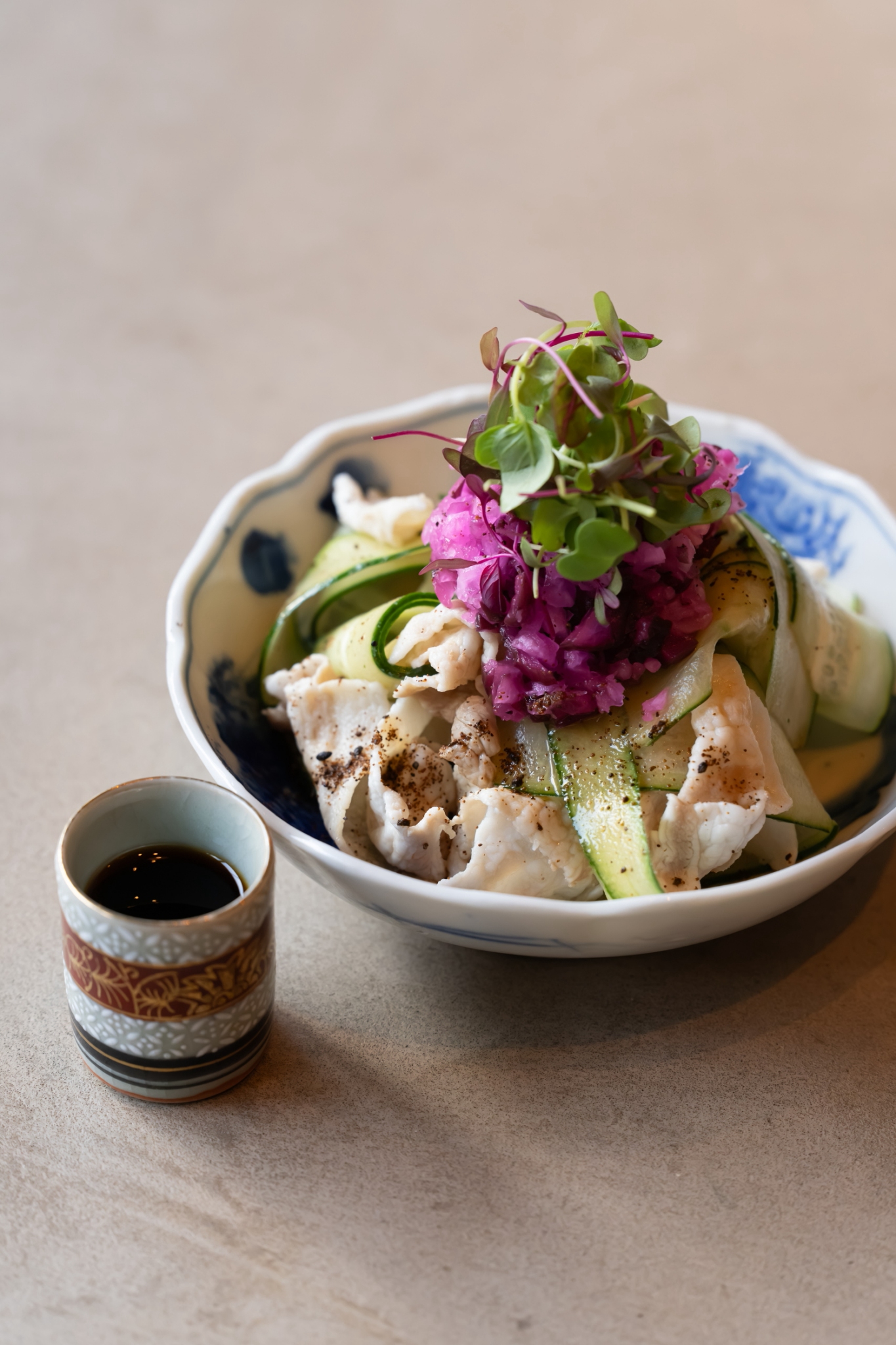 食財とお酒 の/すぺゐすの彩り豊かな一品